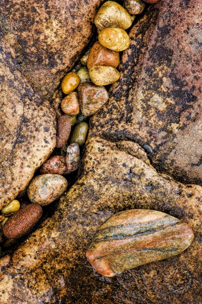 Pebbles in Sandstone RO9293-2