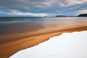 Snow and Lake Superior Beach SL9980 Snow and Lake Superior Beach SL9980