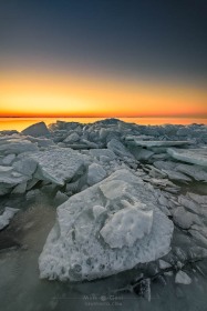 Ice stacks Lake St. Clair WI10305