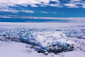 Frozen sculptures on Lake Huron WI10491