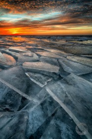 Icy layers of Winter WI9700 Icy layers of Winter WI9700
